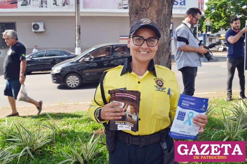 Câmara Municipal realiza blitz educativa em alusão ao Novembro Azul